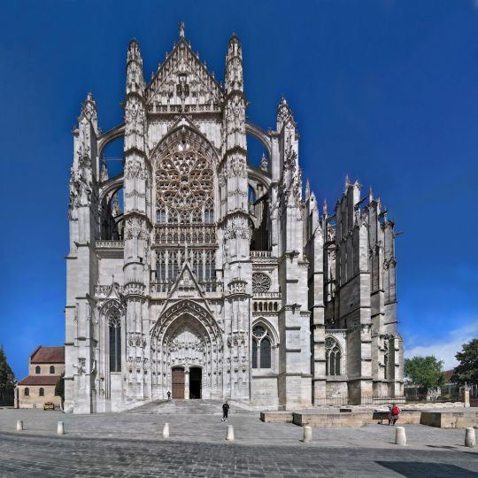 Amiens – Culture et patrimoine → Cathédrale, Maison Jules Verne et Hortillonnages Amiens – Culture et patrimoine → Cathédrale, Maison Jules Verne et Hortillonnages