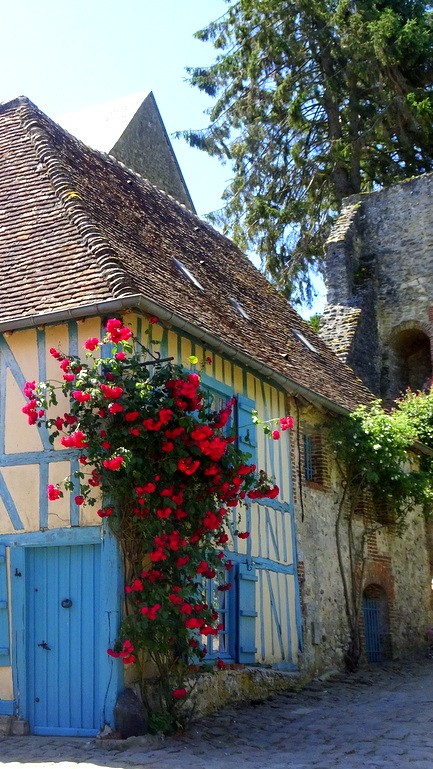 Gerberoy – Village des Roses → Flânez dans l’un des plus beaux villages de France Gerberoy – Village des Roses → Flânez dans l’un des plus beaux villages de France